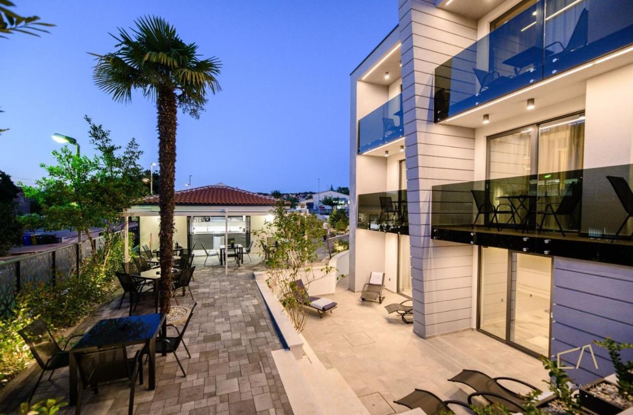 Luxury Apartments In Villa Curiera Malinska Rum bild